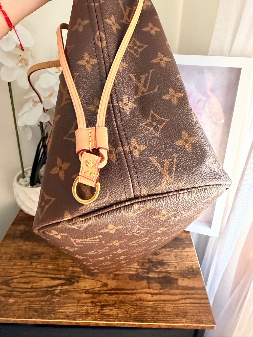 Louis Vuitton Monogram Canvas Neverfull Tote with Natural Vachetta Trim - Picture 2 of 6